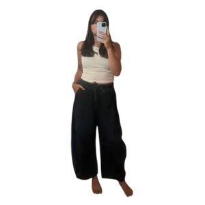 Black Wide-Leg Barrel Pull on Drawstring Jeans